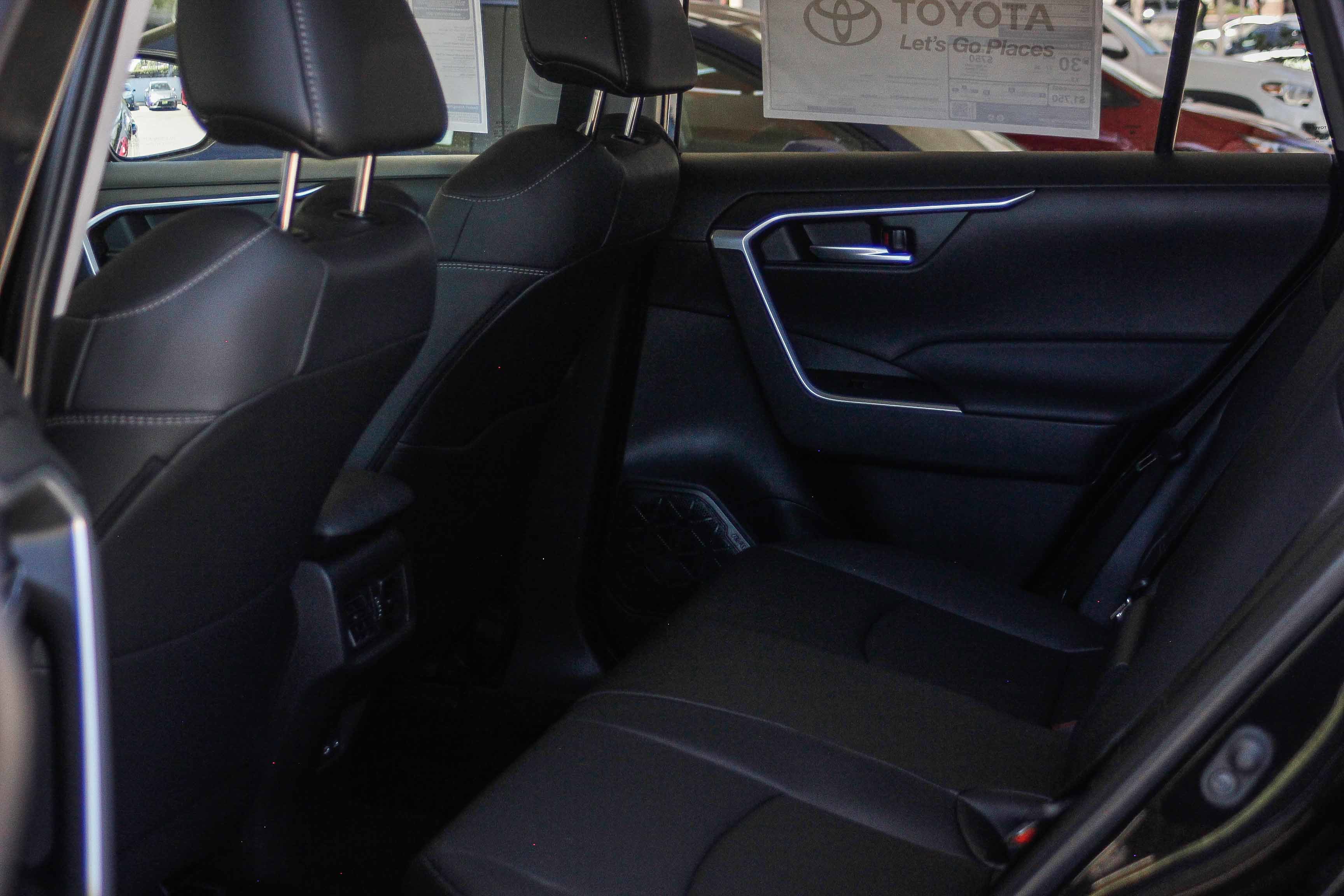 2025 Toyota RAV4 XLE Premium photo 18