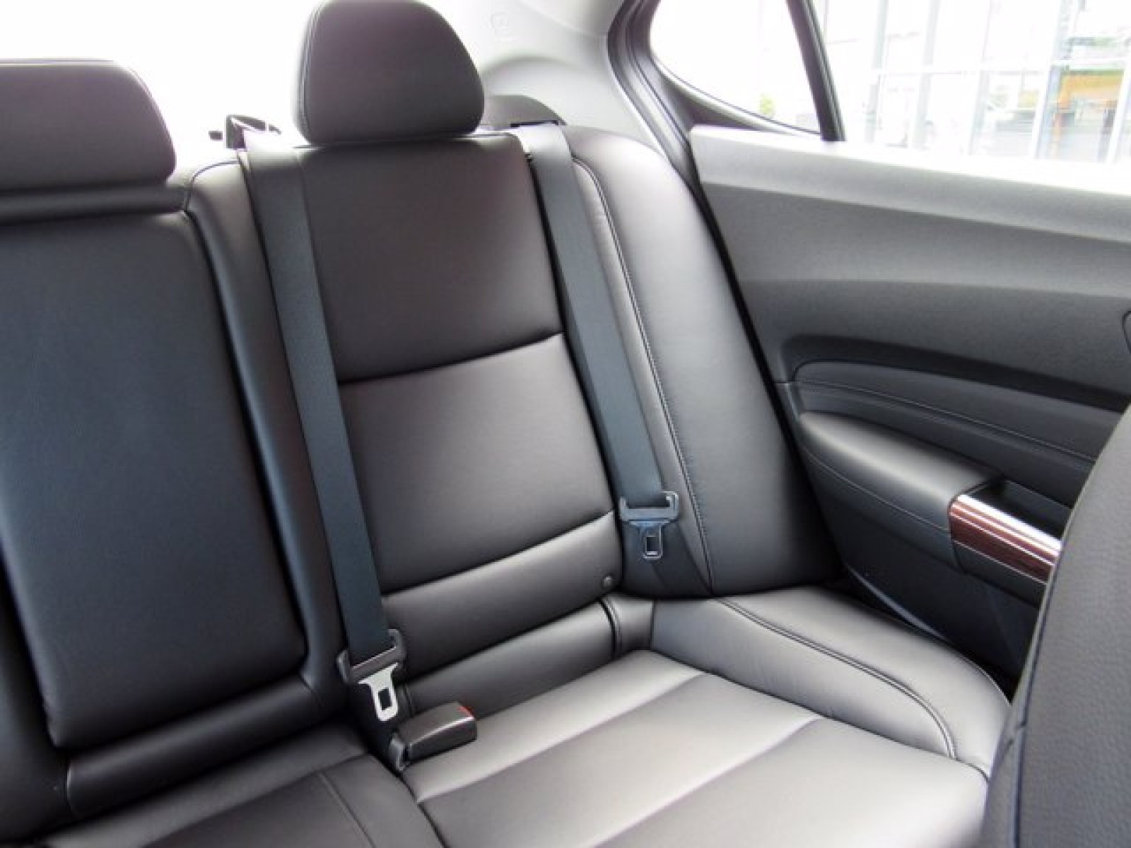2017 Acura TLX Base photo 14