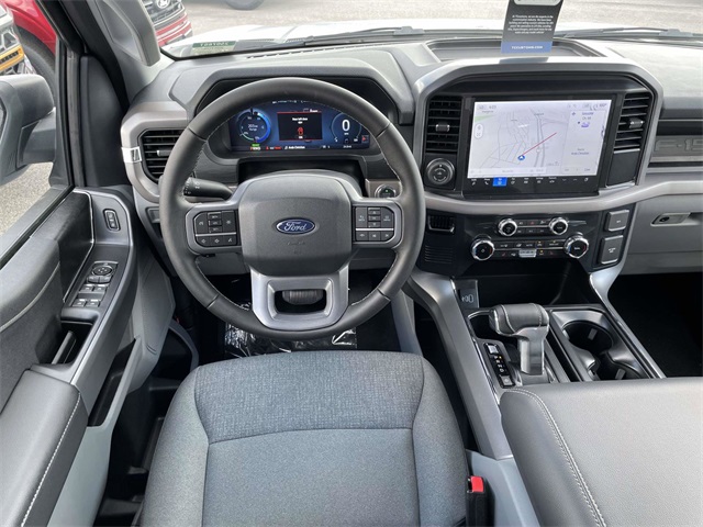 2025 Ford F-150 Lightning XLT photo 5