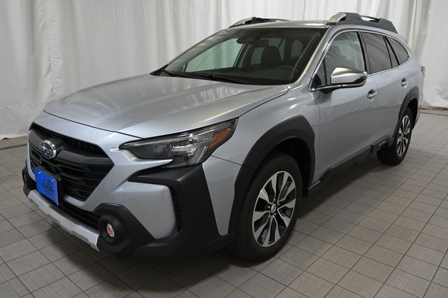 2025 Subaru Outback Touring photo 9