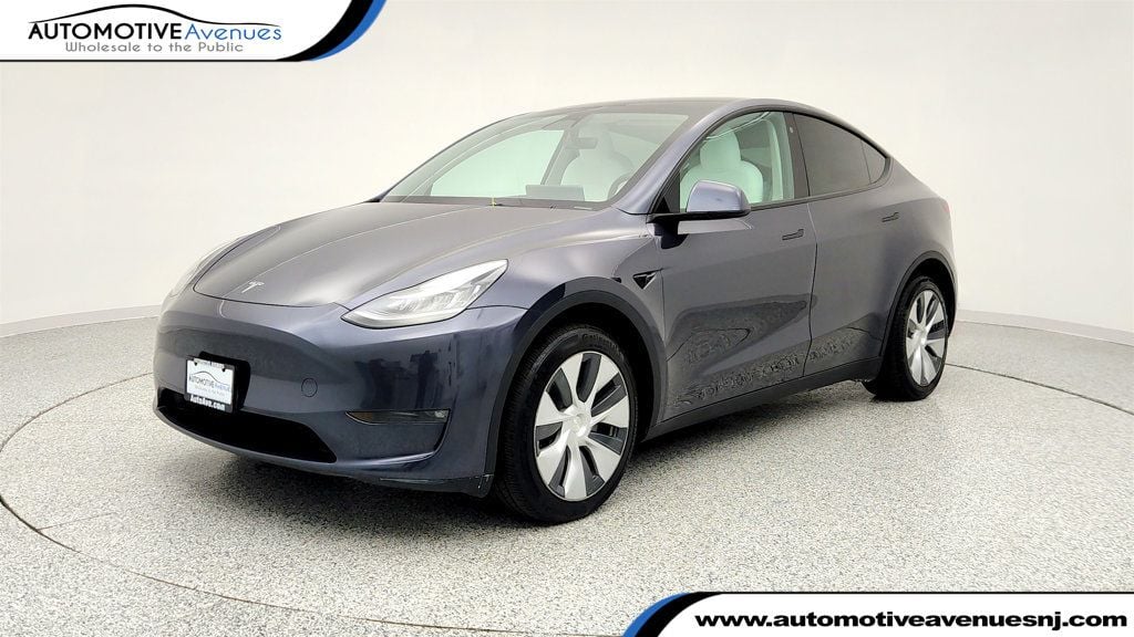 2023 Tesla Model Y Long Range's photo