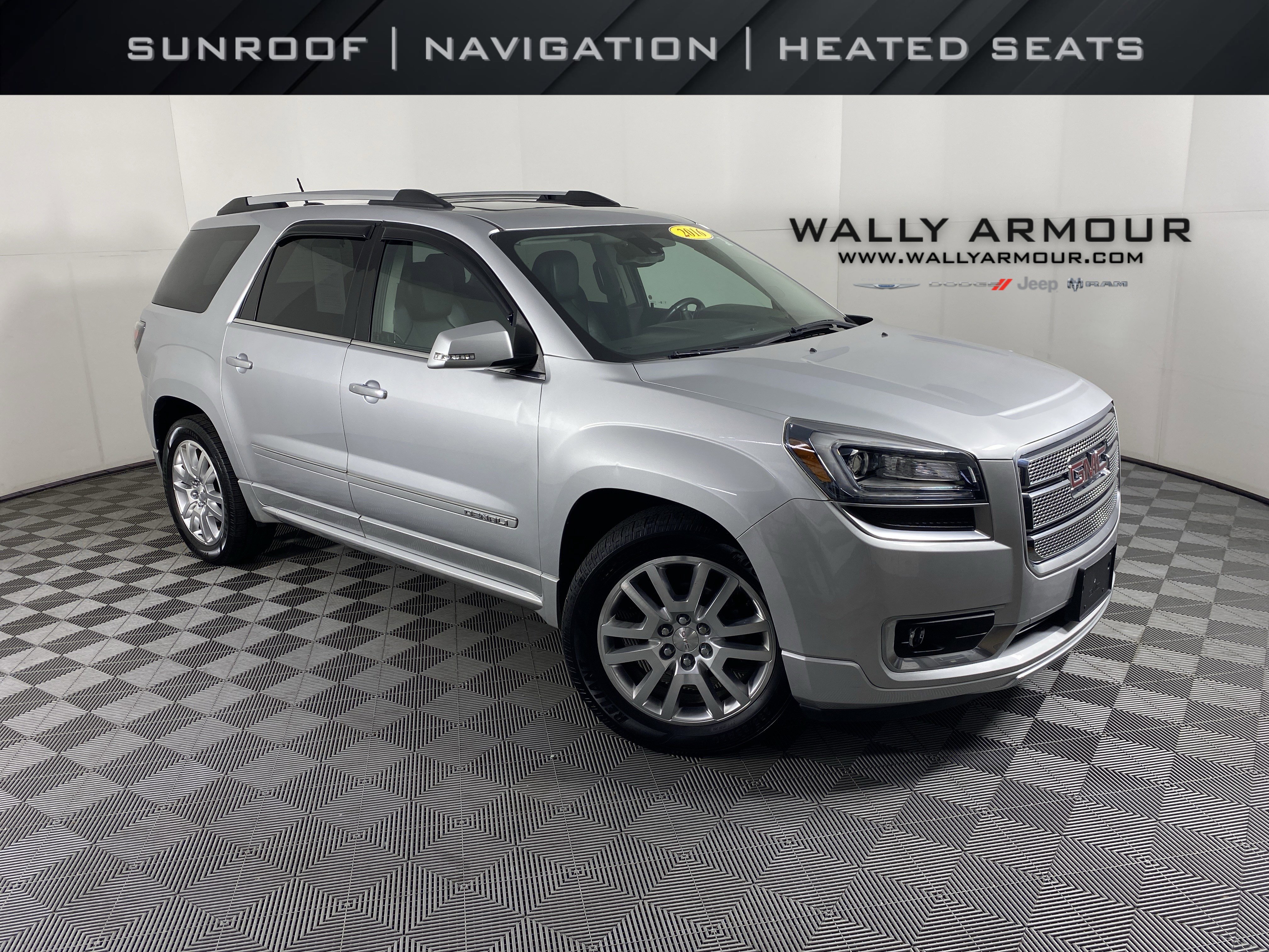 2016 GMC Acadia Denali's photo
