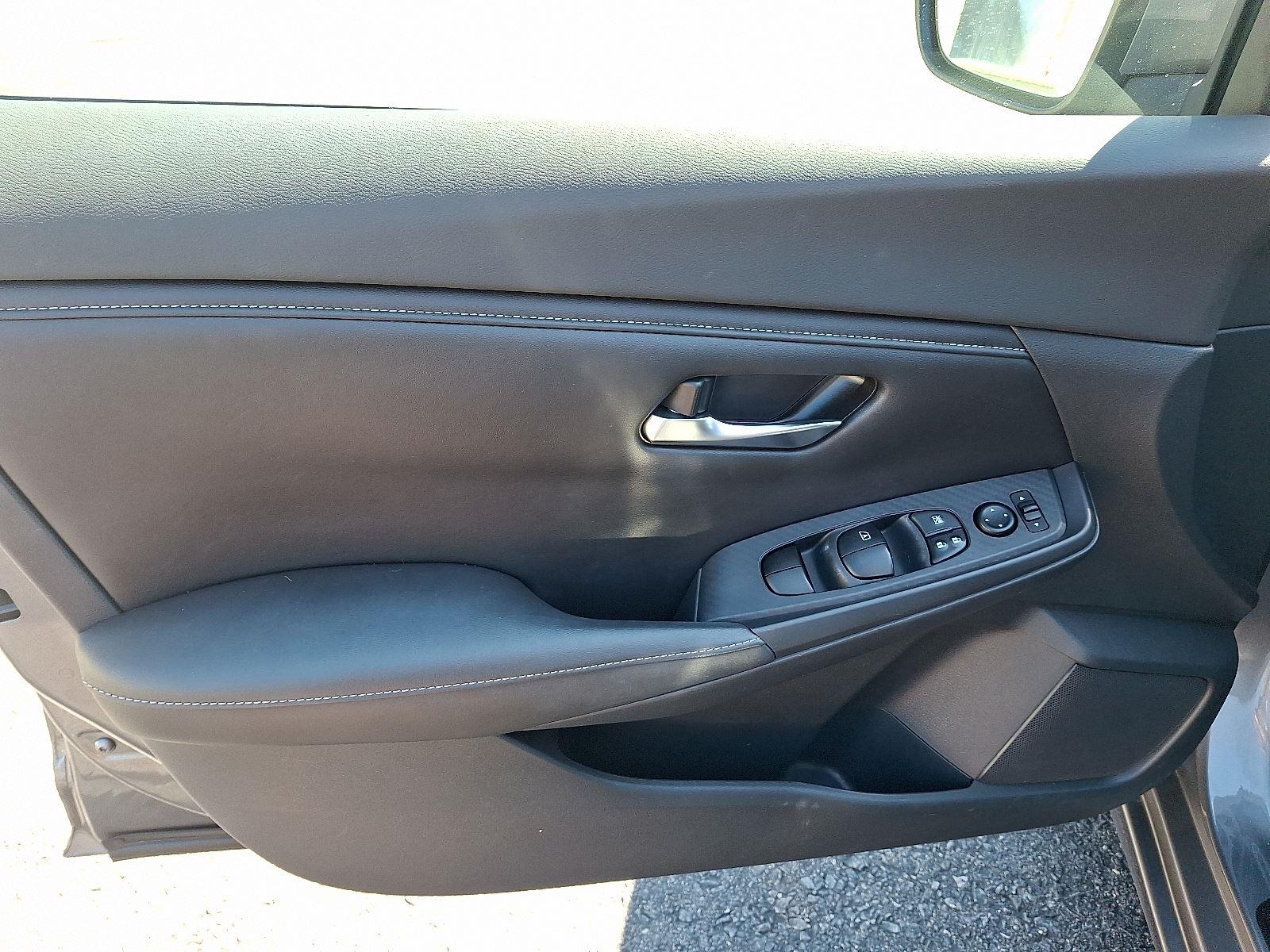 2020 Nissan Sentra SV photo 13