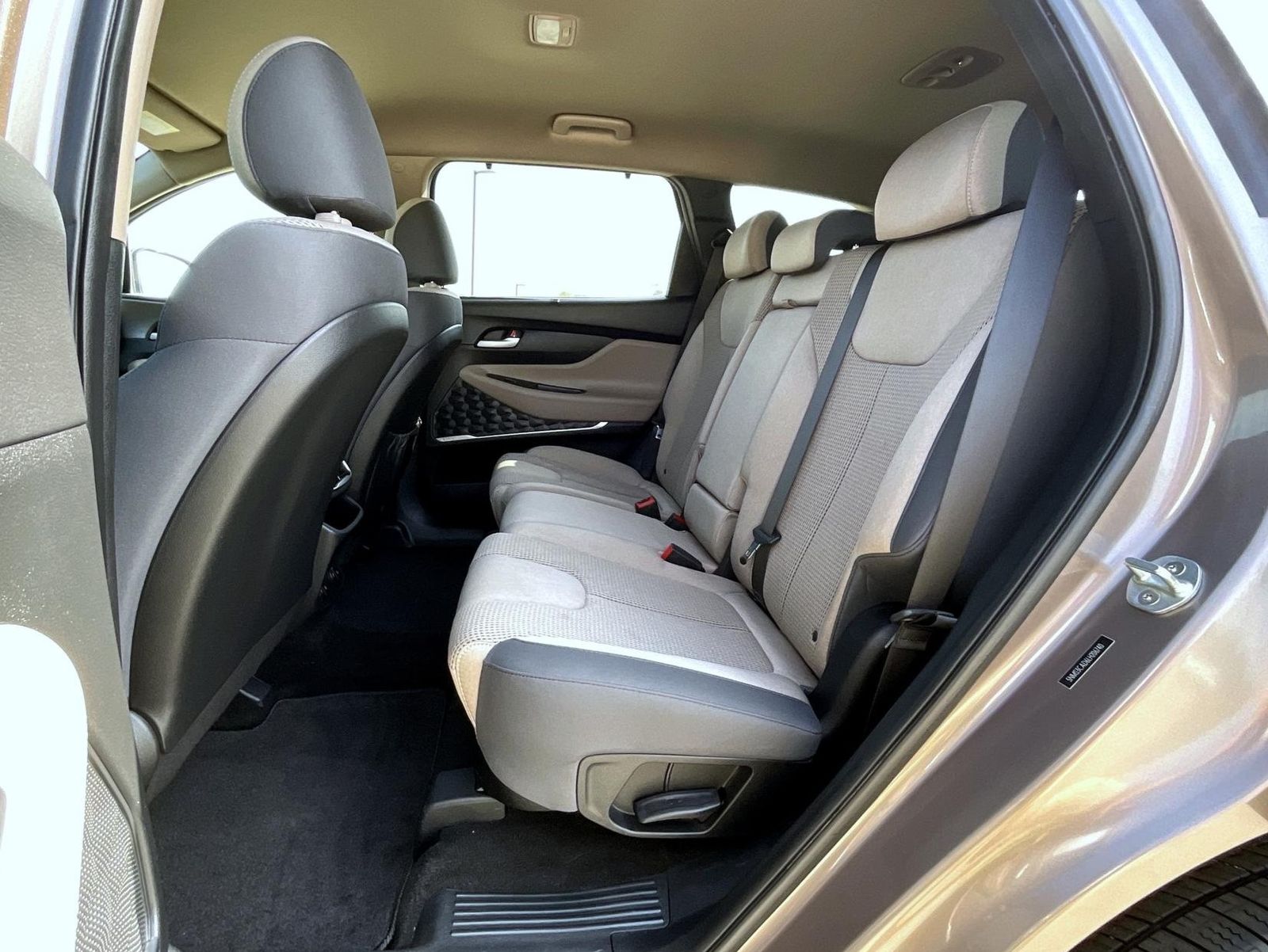 2020 Hyundai Santa Fe SEL photo 19