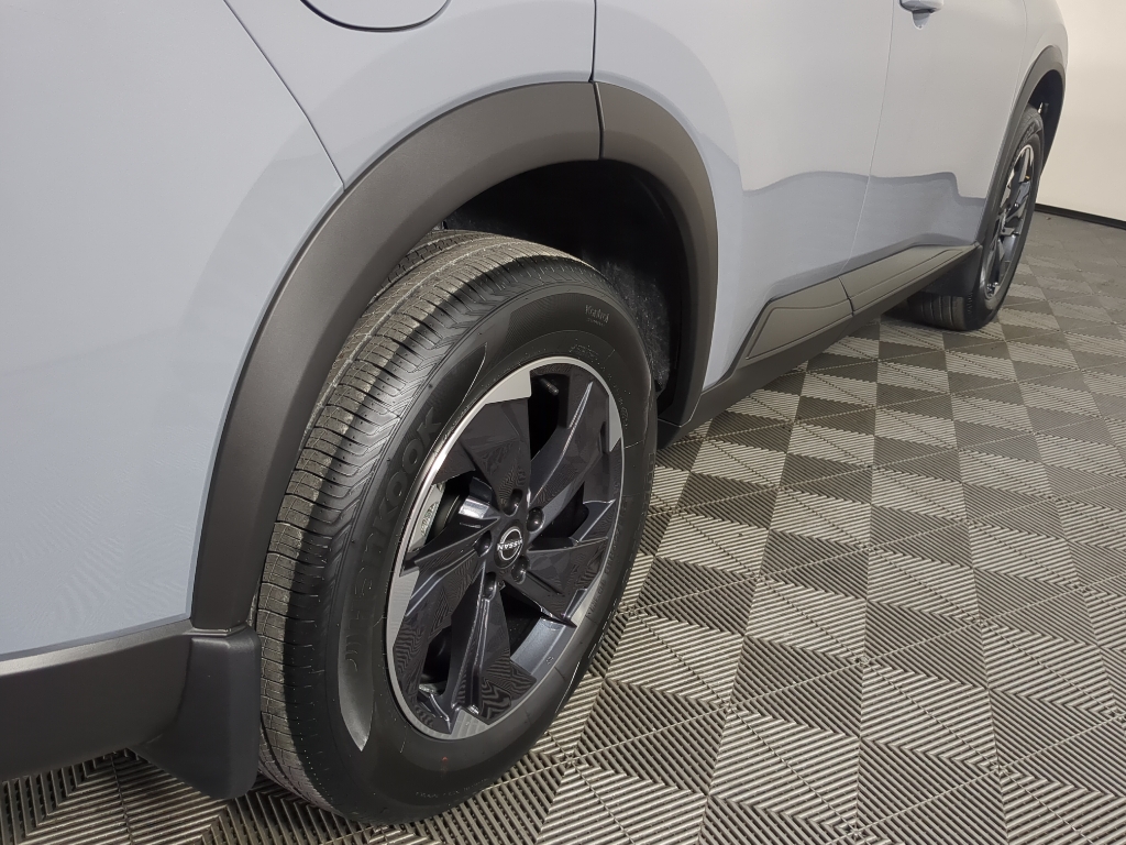 2026 Nissan Rogue SV photo 5