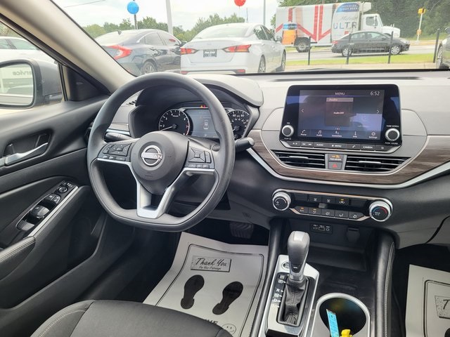 2023 Nissan Altima 2.5 SV photo 16