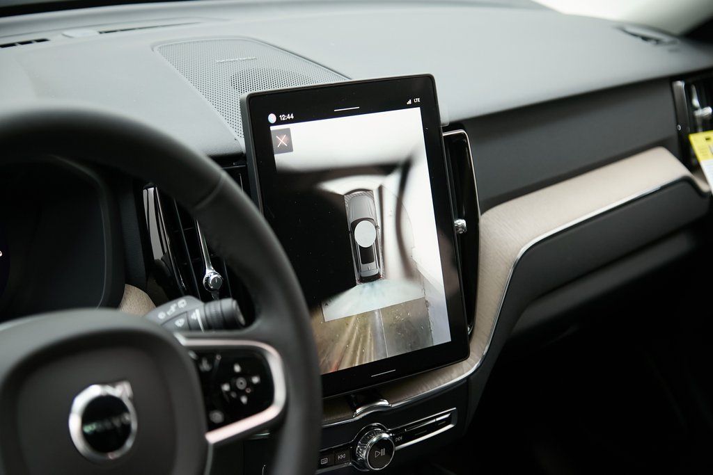 2026 VOLVO XC60 - Image 13