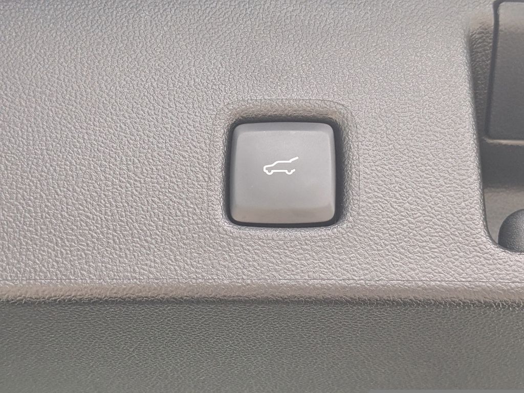 2025 Ford Escape Hybrid ST-Line photo 9