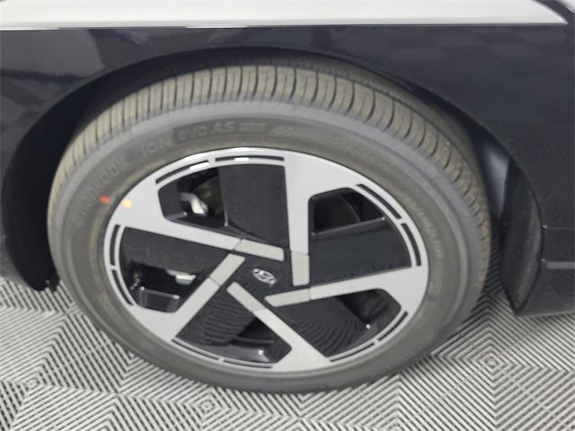 2026 Hyundai Ioniq SE photo 21