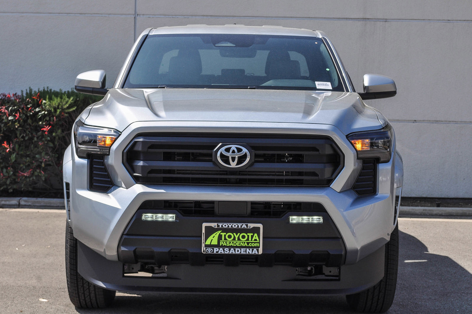 2024 Toyota Tacoma SR5 4x4 photo 2