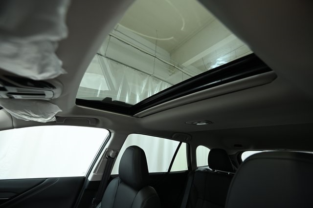 2025 Subaru Outback Touring photo 15