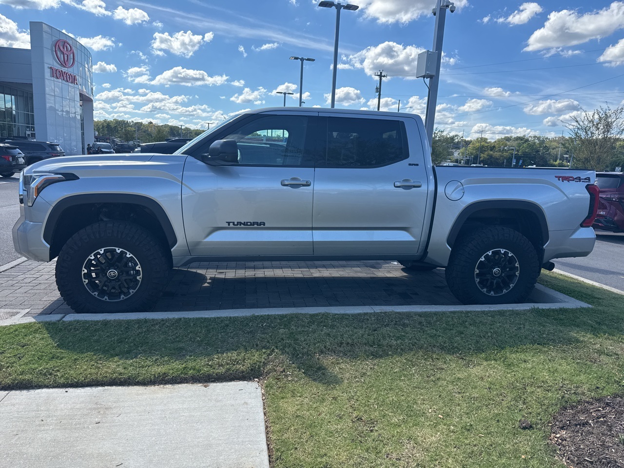2023 Toyota Tundra SR5 photo 2