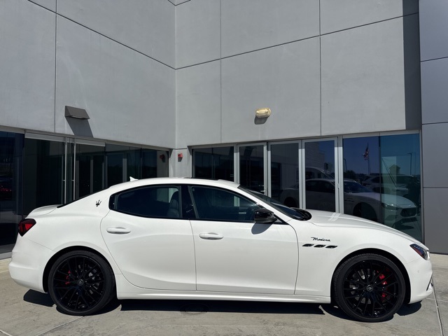 2024 Maserati Ghibli Modena photo 8