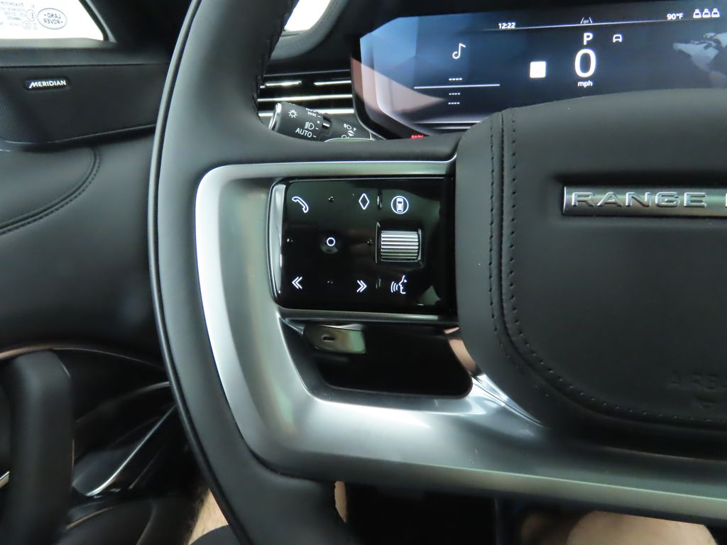 2025 Land Rover Range Rover SE photo 10