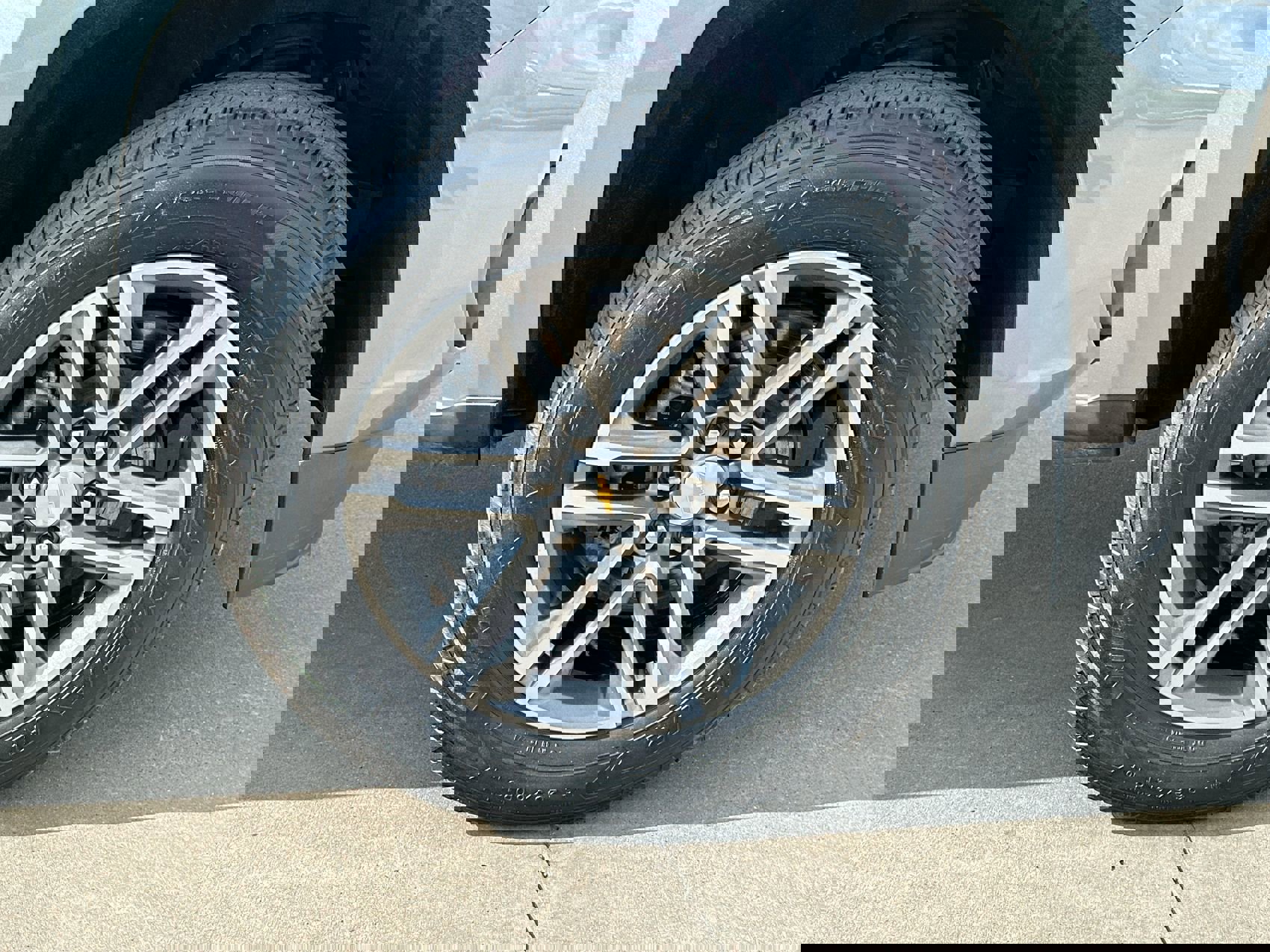 2022 Chevrolet Colorado LT photo 22