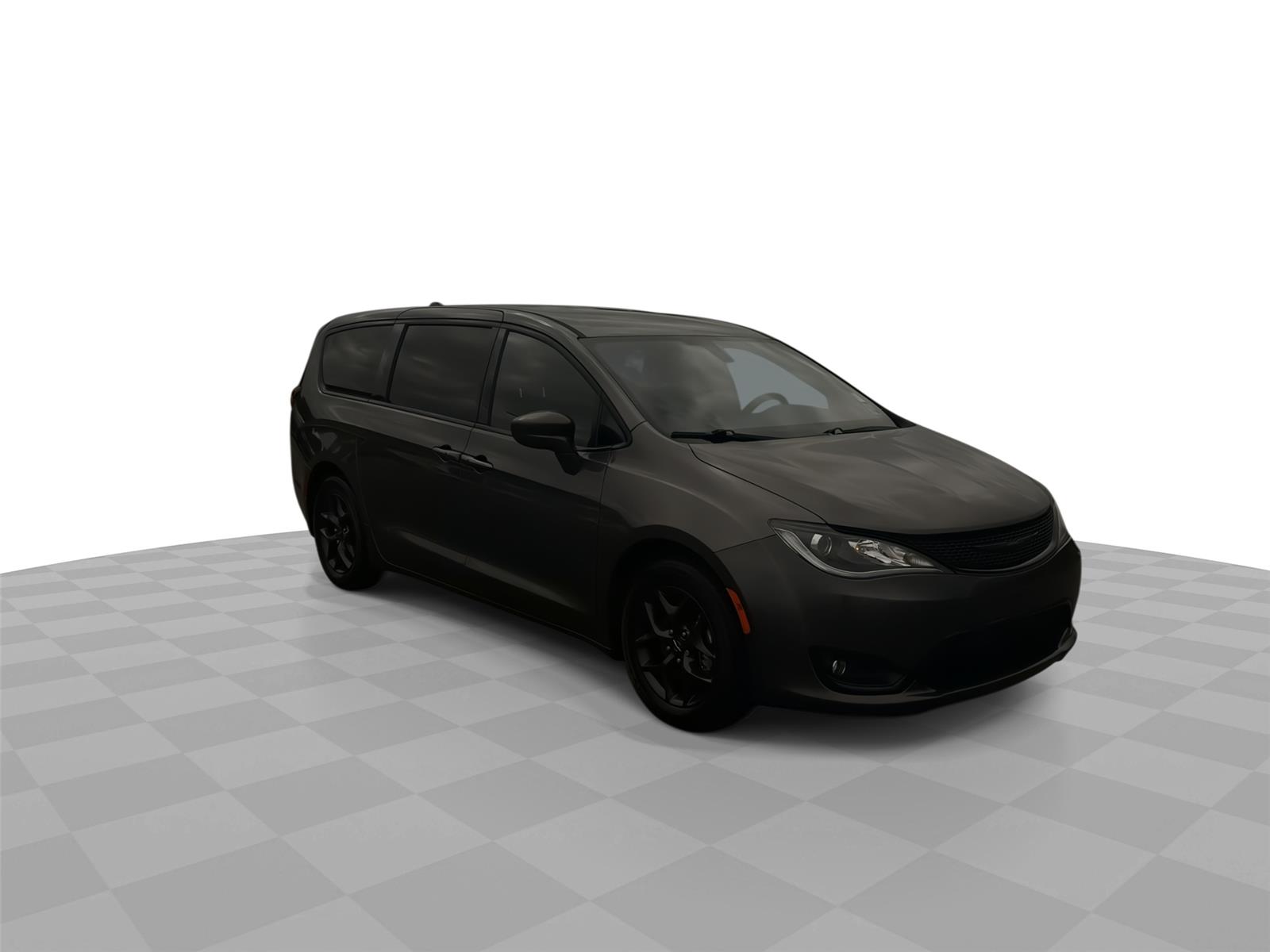 2020 Chrysler Pacifica Touring photo 2
