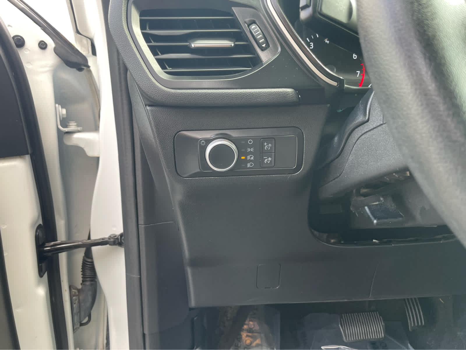 2020 Ford Escape SE photo 11