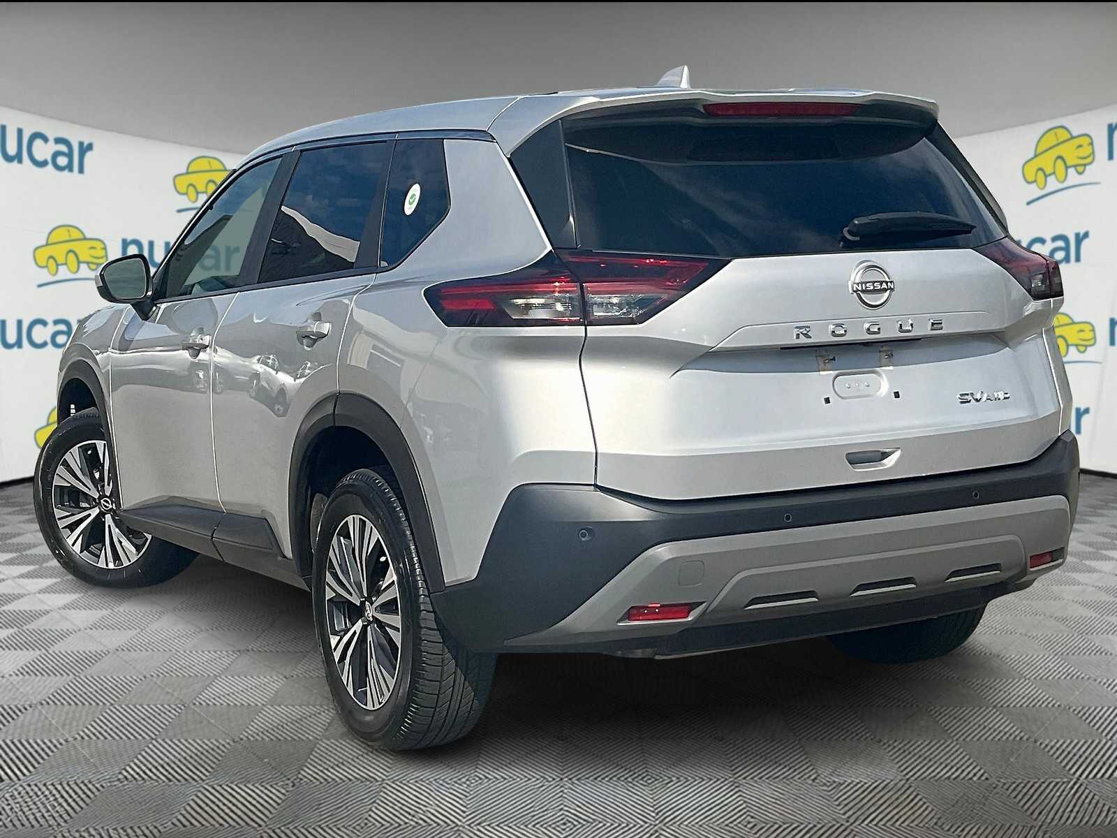 2023 Nissan Rogue SV photo 4