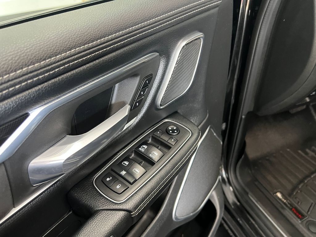 2019 Ram 1500 Laramie photo 11