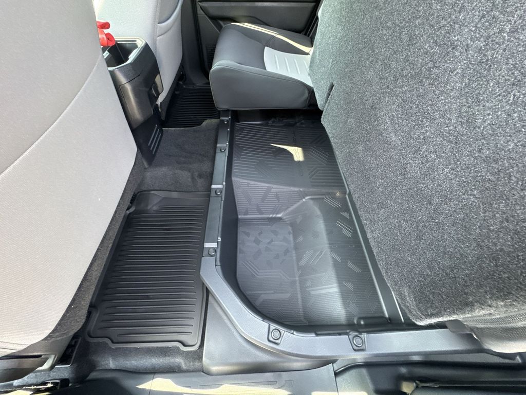 2025 Toyota Tacoma TRD Off-Road photo 24