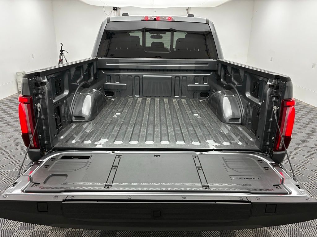 2025 Ford F-150 Raptor photo 4