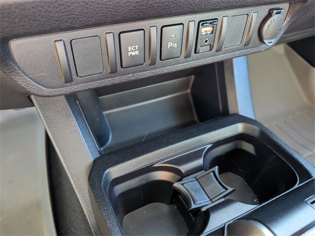 2017 Toyota Tacoma SR5 photo 19