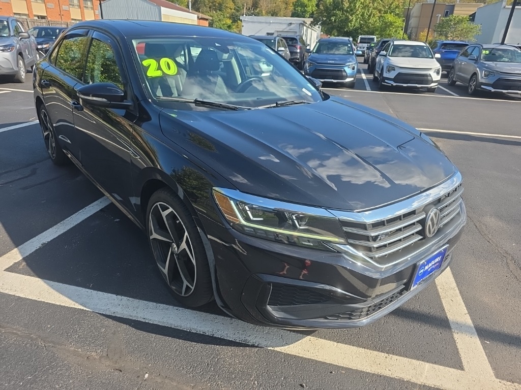 2020 Volkswagen Passat 2.0T R-Line photo 4