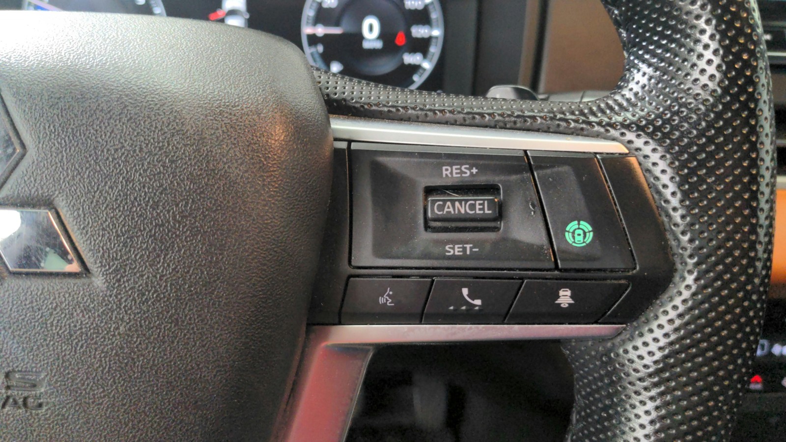 Used 2022  Mitsubishi SEL image 20