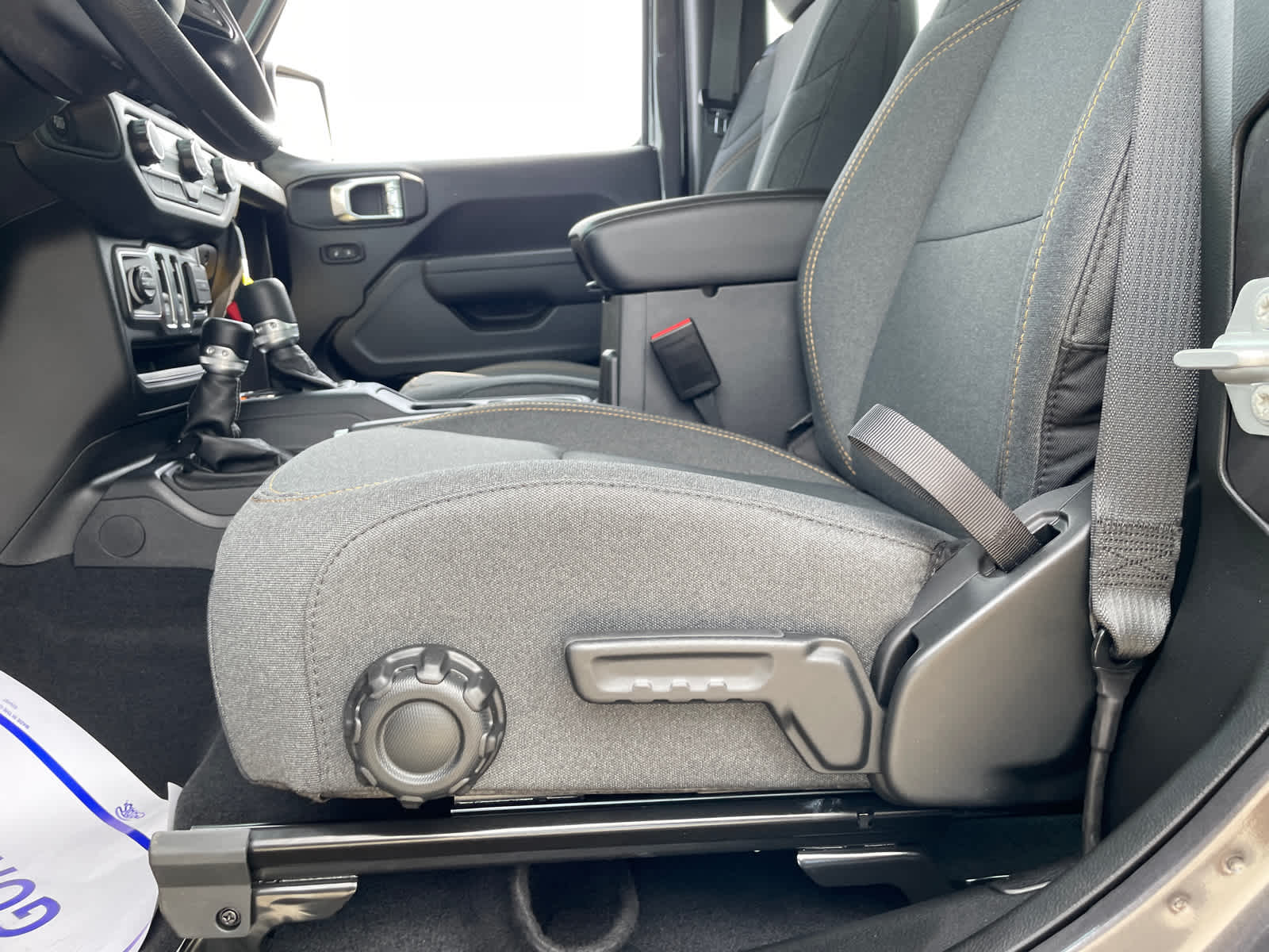 2025 Jeep Wrangler Sport photo 13