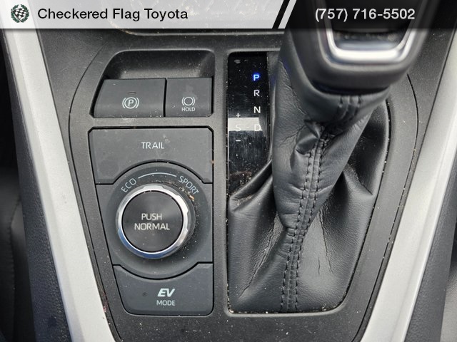 2022 Toyota RAV4 Hybrid XLE Premium photo 17