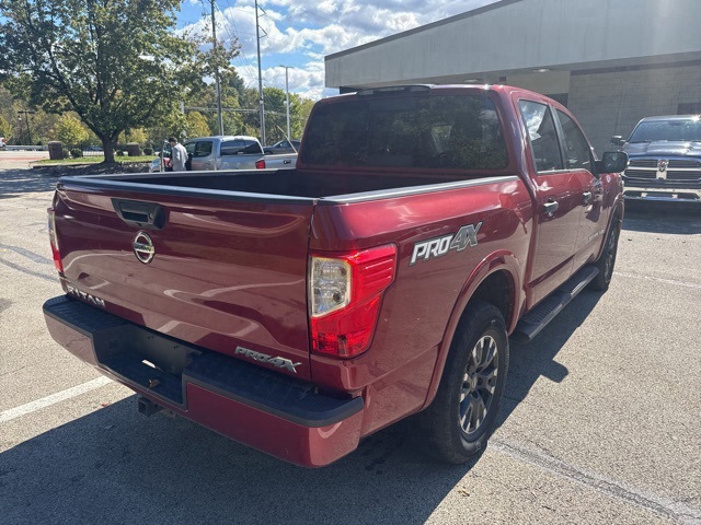 2019 Nissan Titan PRO-4X photo 4