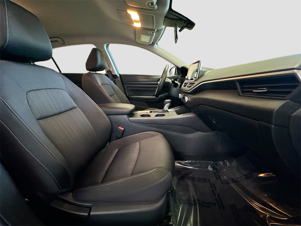 2020 Nissan Altima 2.5 S photo 9