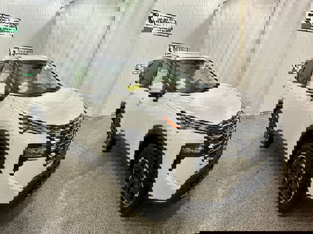 2026 Nissan Rogue SV's photo