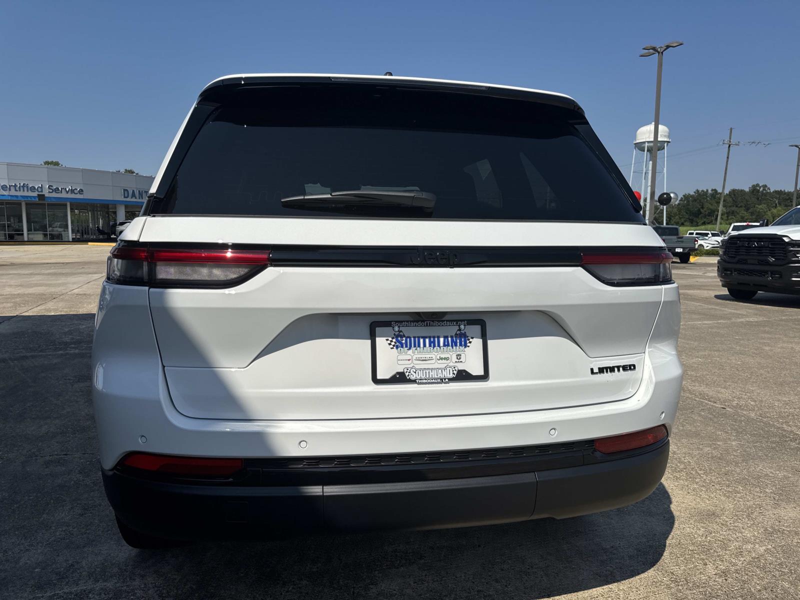 2025 Jeep Grand Cherokee Limited photo 2