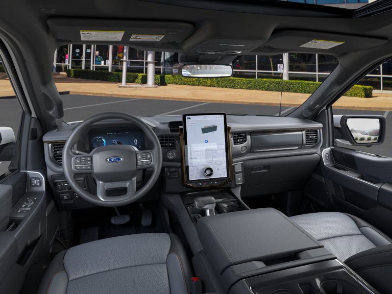 2025 Ford F-150 Lightning Lariat photo 9