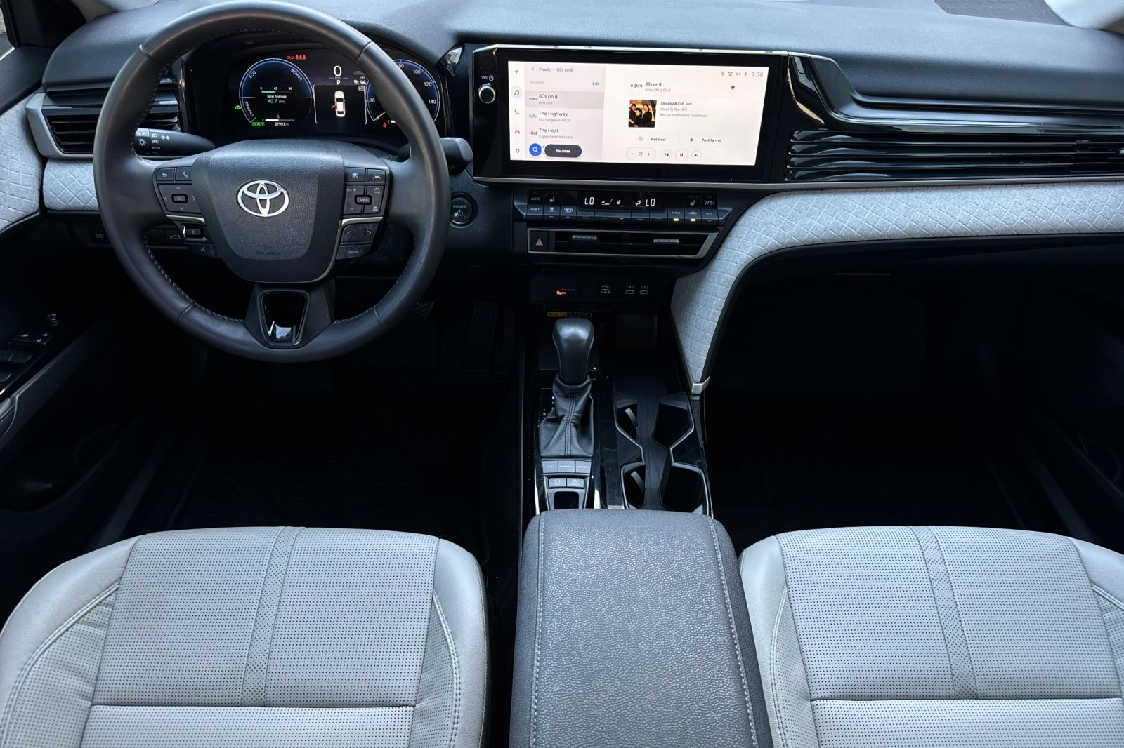 2025 Toyota Camry XLE photo 13