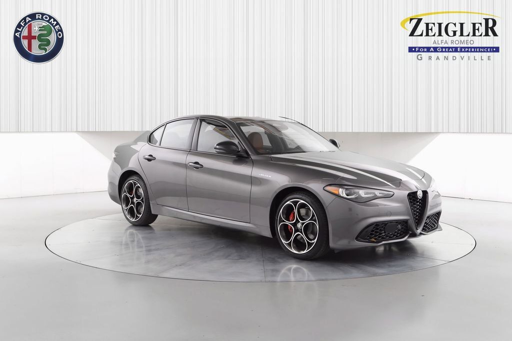 2025 Alfa Romeo Giulia Base's photo