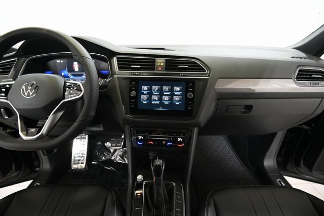 2024 Volkswagen Tiguan SE R-Line Black photo 2