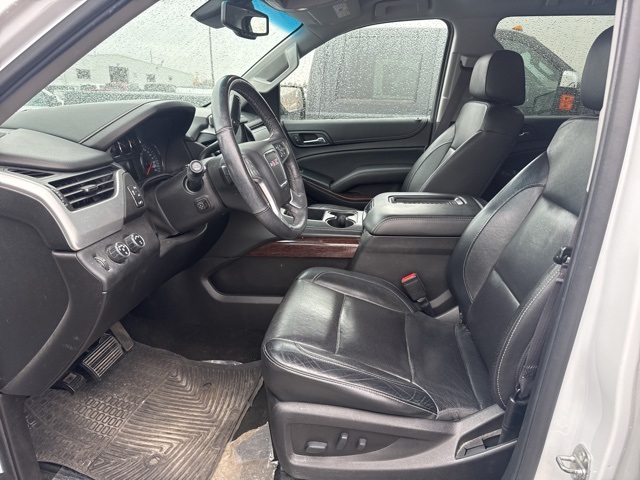 2017 Gmc Yukon SLT photo 4