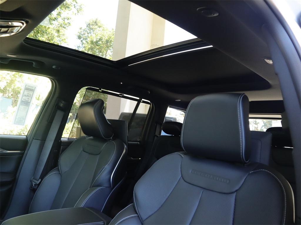 2023 Jeep Grand Cherokee Overland photo 20