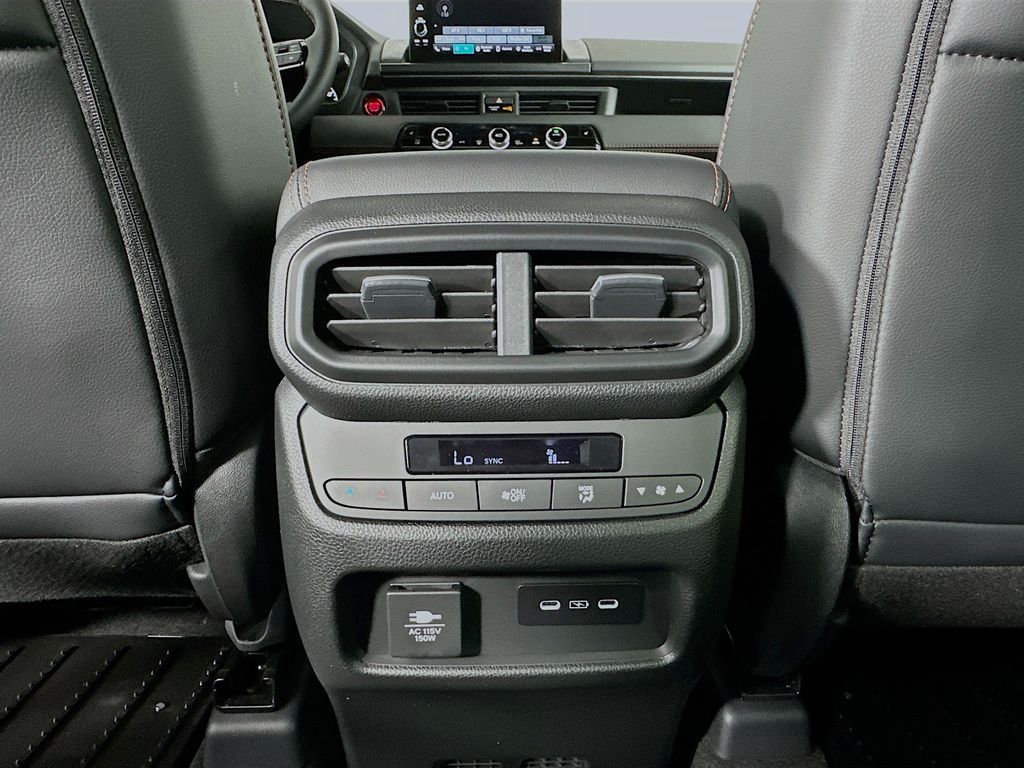 2025 Honda Pilot TrailSport photo 16
