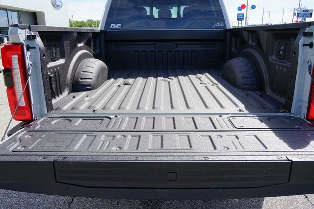 2025 FORD F-350 - Image 29