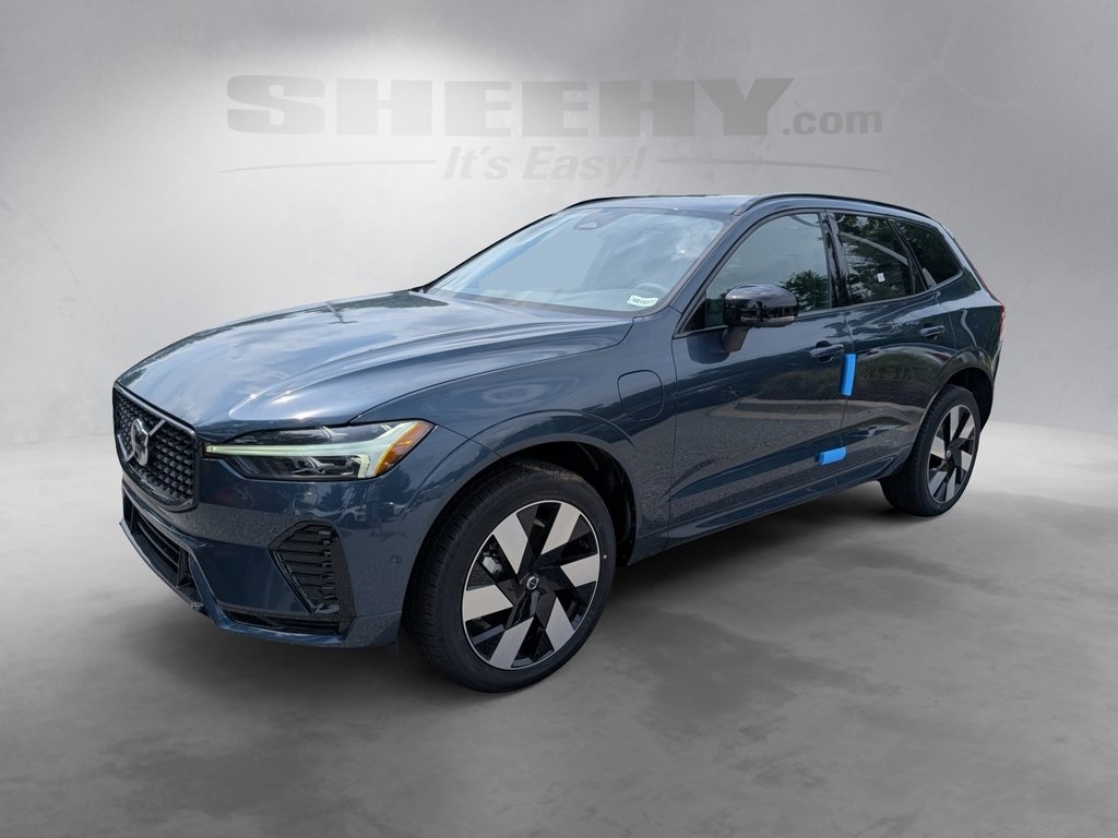 2025 Volvo XC60 T8 Plus photo 25