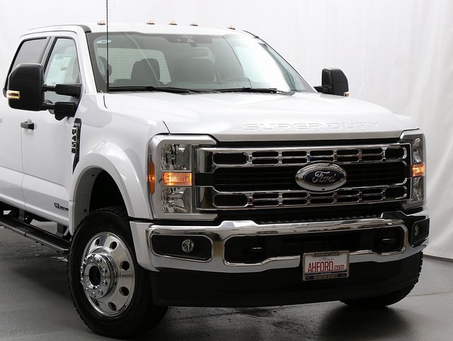 2026 Ford F-450 XLT photo 2
