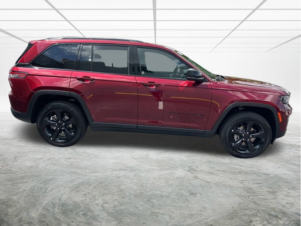 2025 Jeep Grand Cherokee Altitude X photo 3
