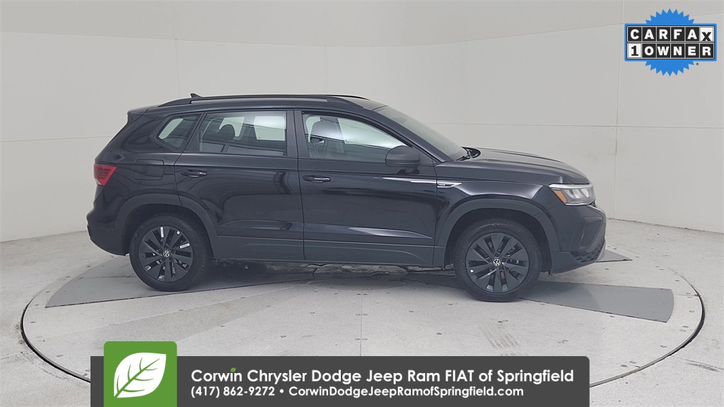 2024 Volkswagen Taos S photo 2