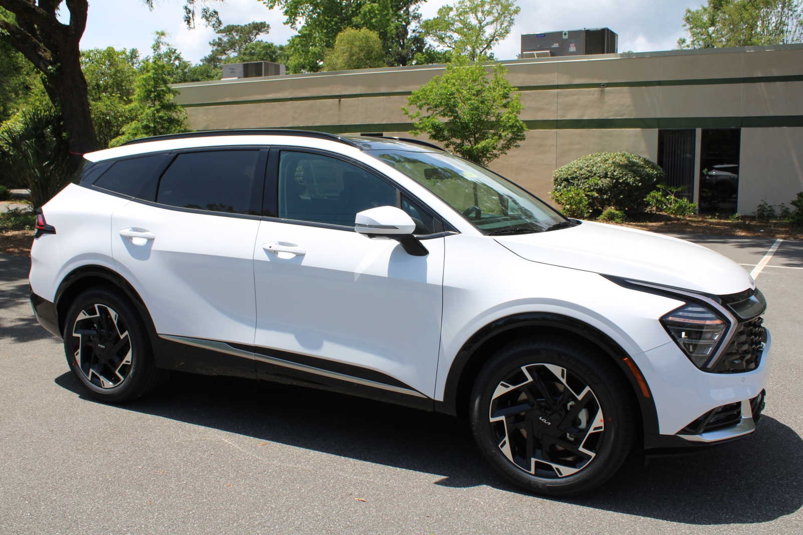 2024 Kia Sportage photo 3