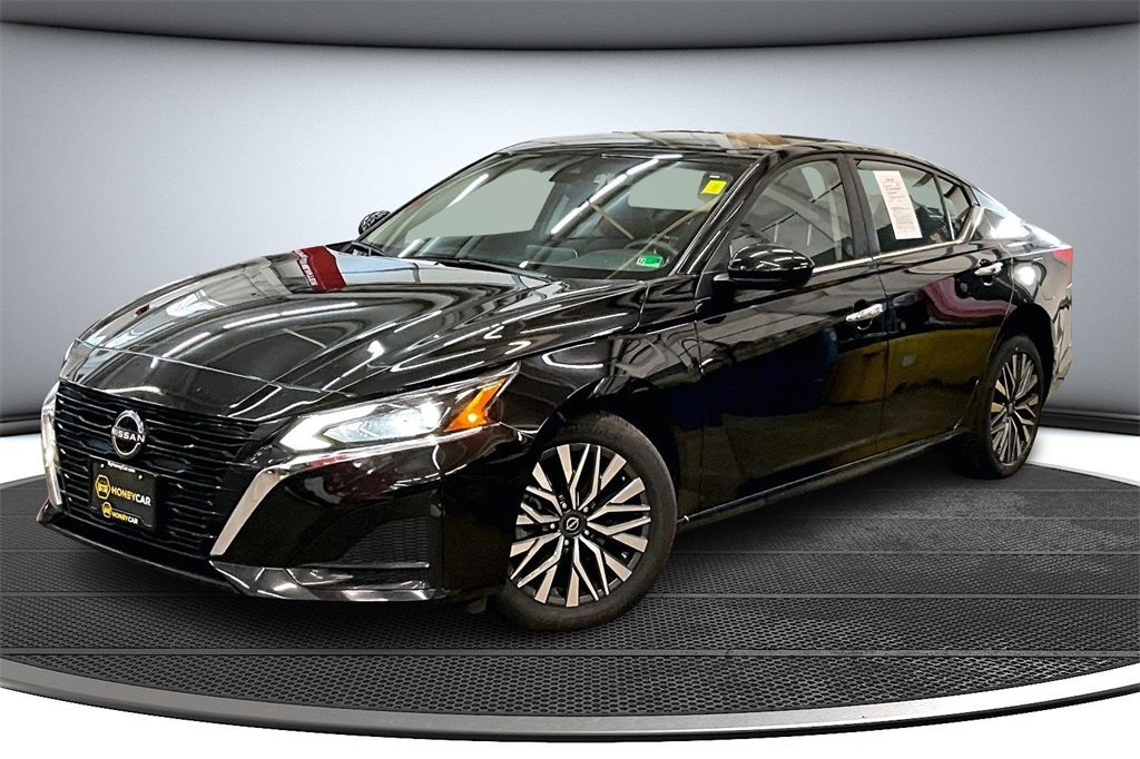 2023 Nissan Altima SV's photo