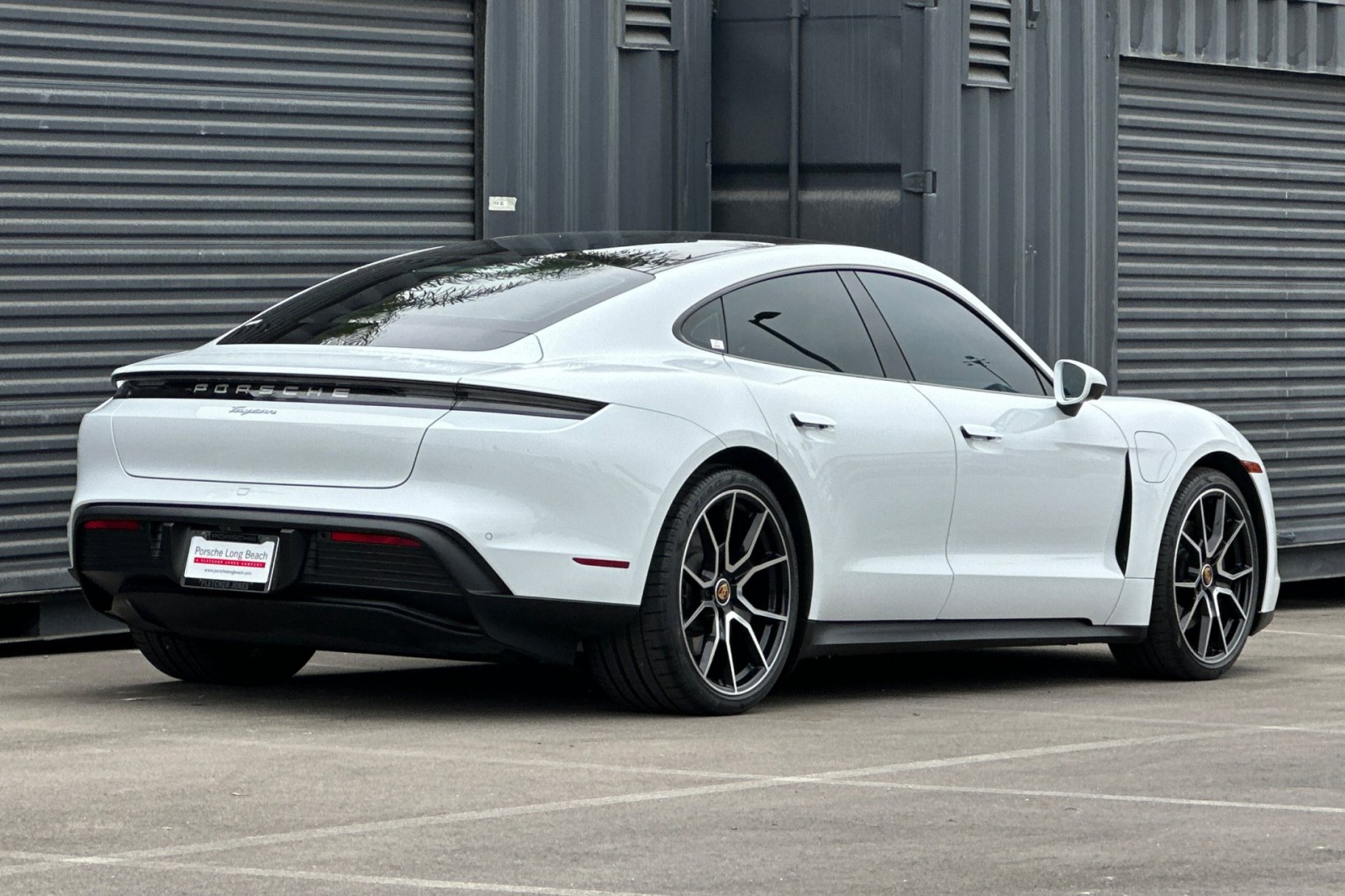 2023 Porsche Taycan photo 9