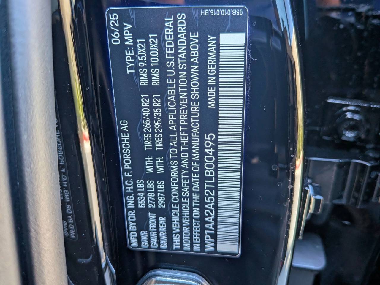 2026 Porsche Macan T photo 26